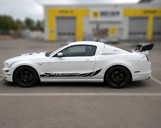 Ford Mustang 5 of 8