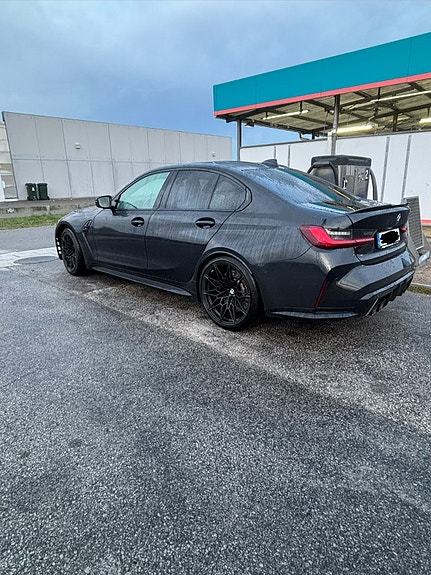 BMW M3 4 of 5