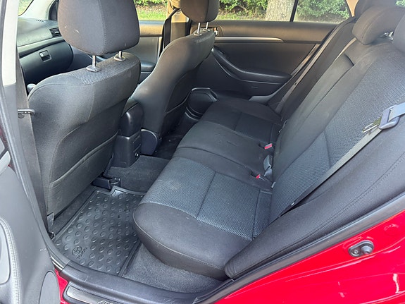 Toyota Avensis 9 of 9