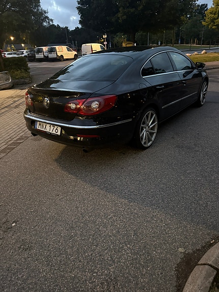 Volkswagen Passat CC 3 of 7