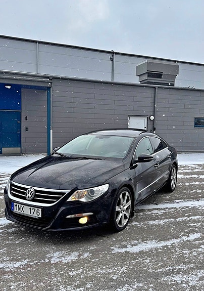 Volkswagen Passat CC 2 of 7