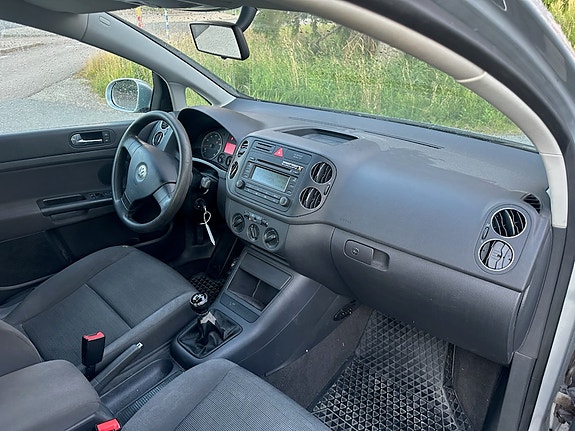 Volkswagen Golf Plus 2 of 11