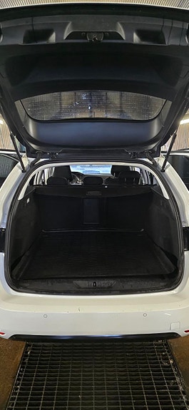 Peugeot 308 SW 7 of 8