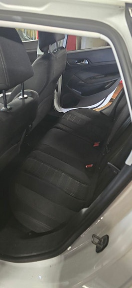 Peugeot 308 SW 6 of 8