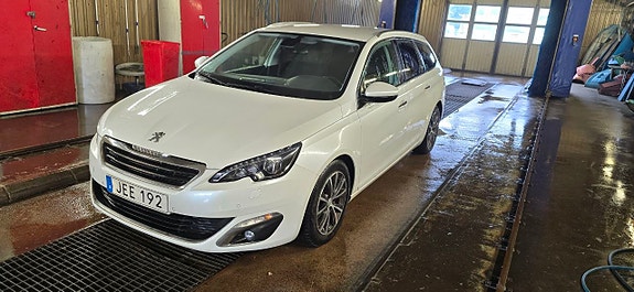 Peugeot 308 SW 5 of 8