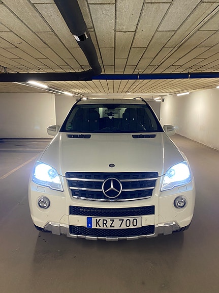 Mercedes-Benz ML350 7 of 7