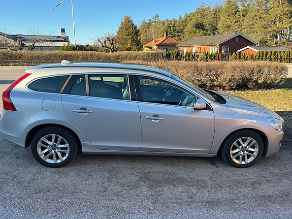 Volvo V60 5 of 7