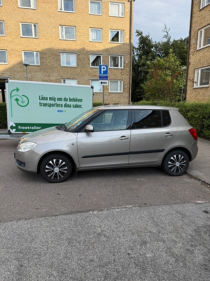 Skoda Fabia 2 of 9