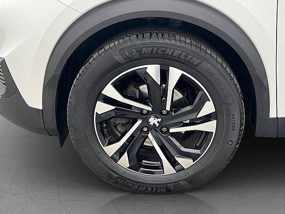 Peugeot 2008 28 of 30