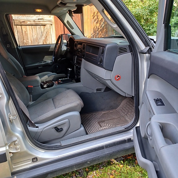 Jeep Commander 5 of 8