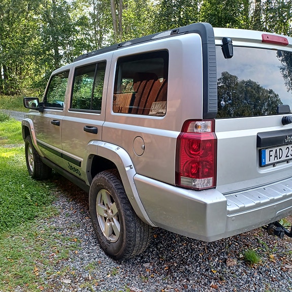 Jeep Commander 3 of 8