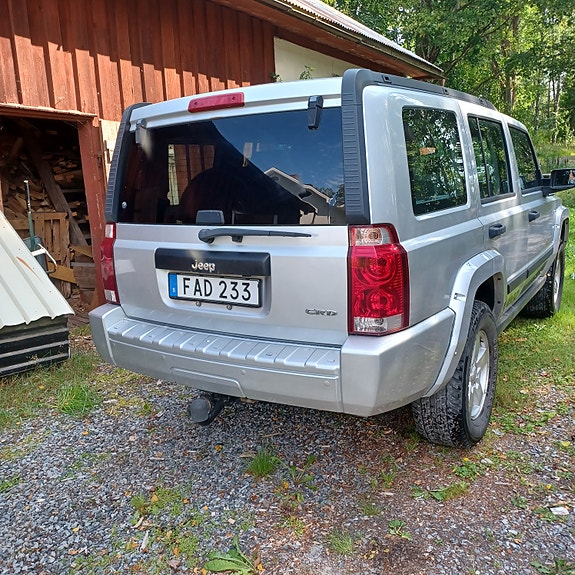 Jeep Commander 4 of 8