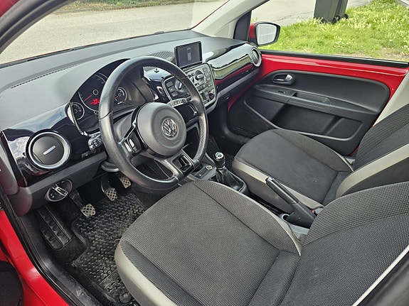 Volkswagen UP! 5 of 6