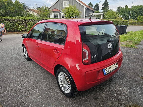 Volkswagen UP! 4 of 6