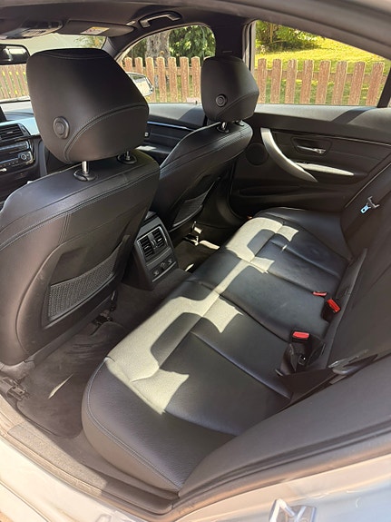 BMW 320i 6 of 7