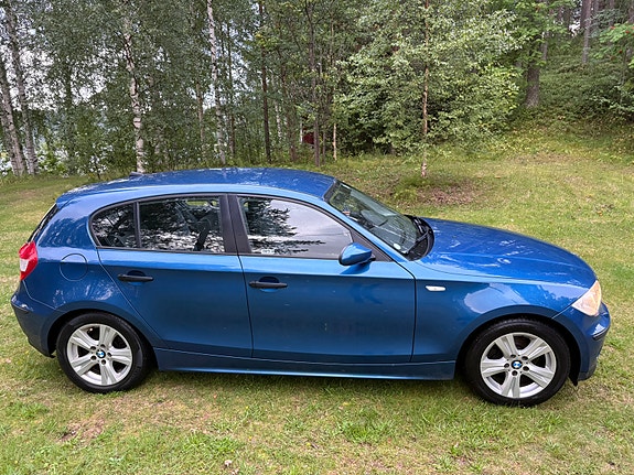 BMW 116i 4 of 6