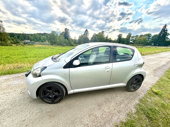 Toyota Aygo 3 of 8