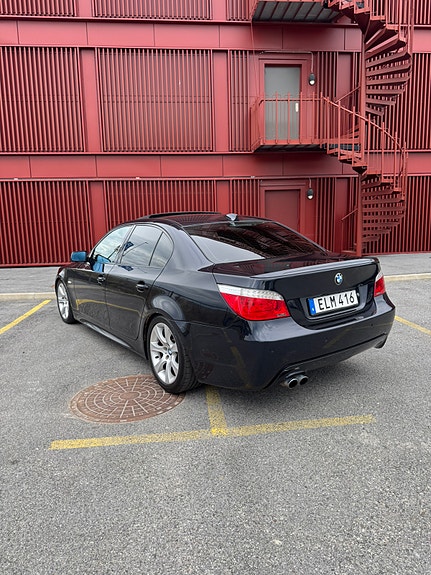 BMW 550i 3 of 9