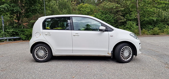 Volkswagen UP! 3 of 6