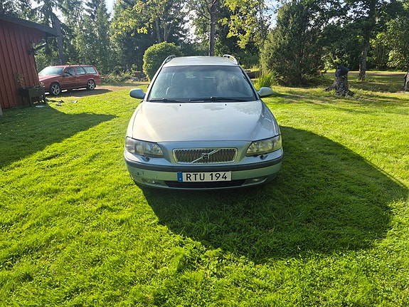 Volvo V70 4 of 26
