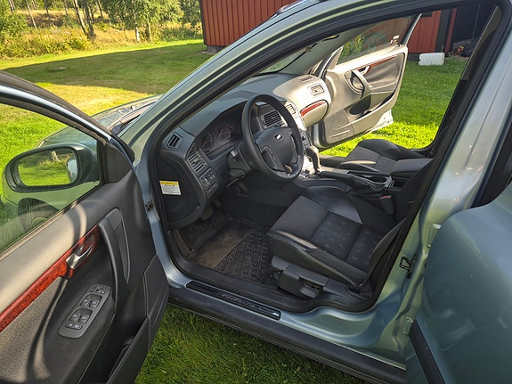 Volvo V70 18 of 26
