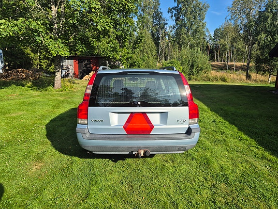 Volvo V70 7 of 26