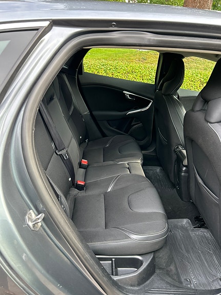 Volvo V40 4 of 7