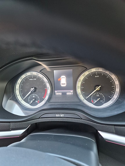 Skoda Karoq 8 of 14