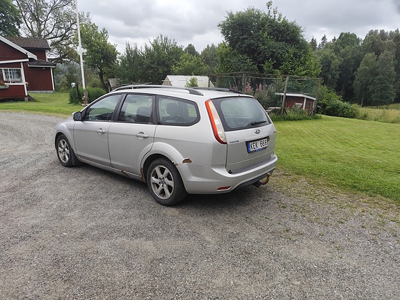 Ford Focus 2 of 5