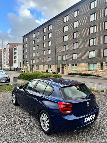 BMW 118d 3 of 5