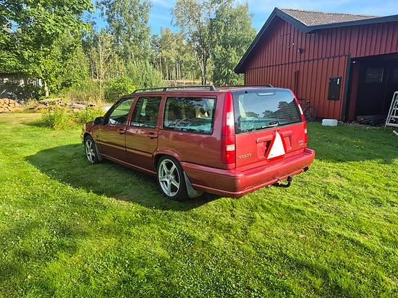 Volvo V70 4 of 19