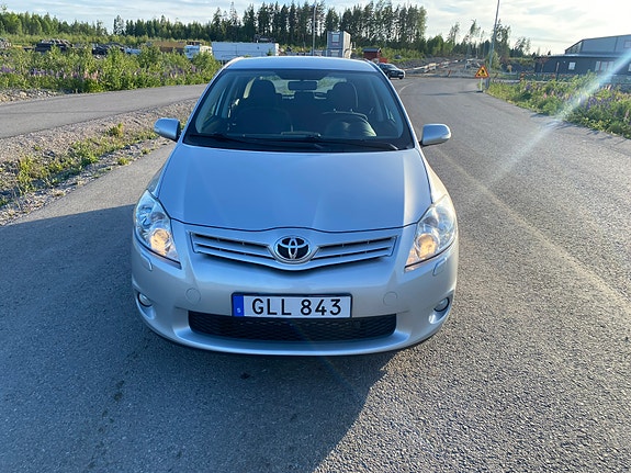 Toyota Auris 3 of 8