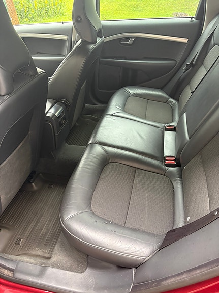 Volvo V70 3 of 5