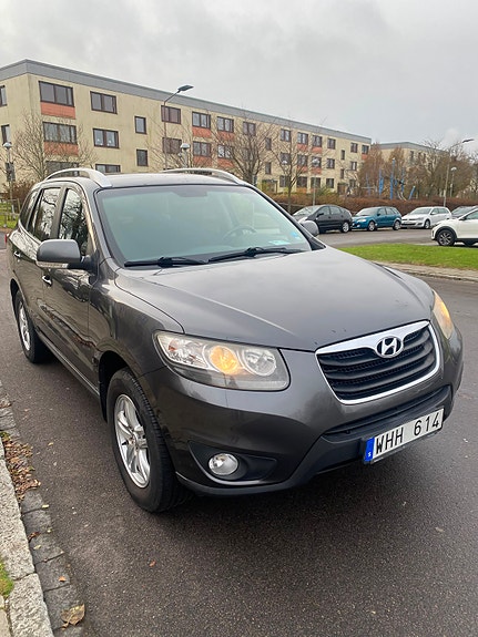 Hyundai Santa Fe 3 of 8