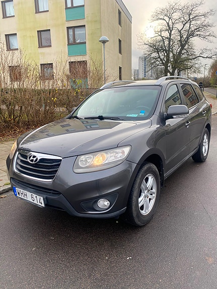 Hyundai Santa Fe 2 of 8