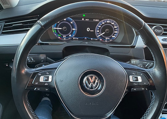 Volkswagen Passat 6 of 10