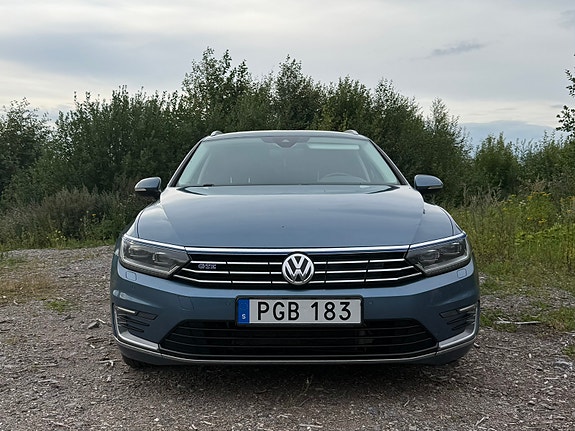 Volkswagen Passat 3 of 10