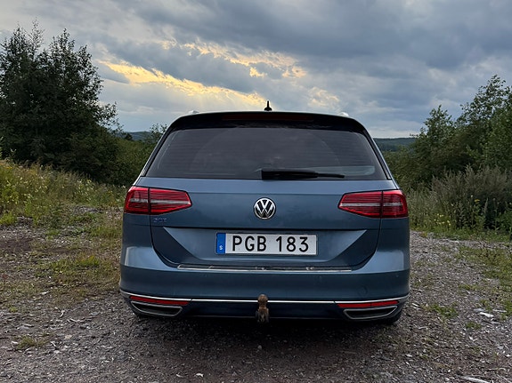 Volkswagen Passat 5 of 10