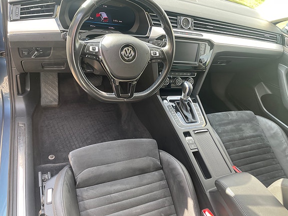 Volkswagen Passat 7 of 10