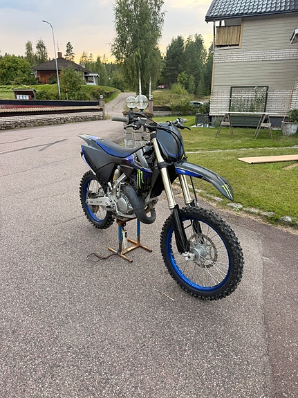 Yamaha Yz 125 2 of 11