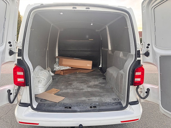 Volkswagen Transporter 8 of 13