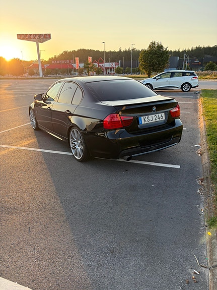 BMW 330d 5 of 7