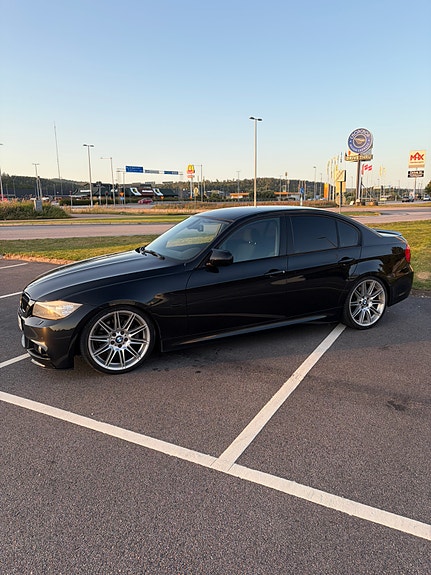 BMW 330d 3 of 7