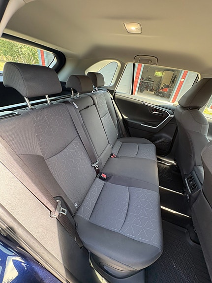 Toyota RAV4 7 of 10