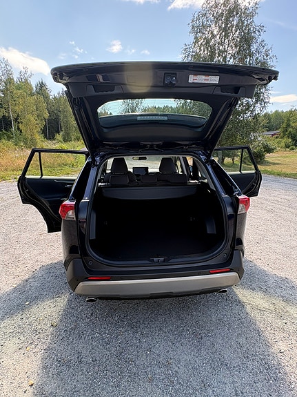 Toyota RAV4 8 of 10