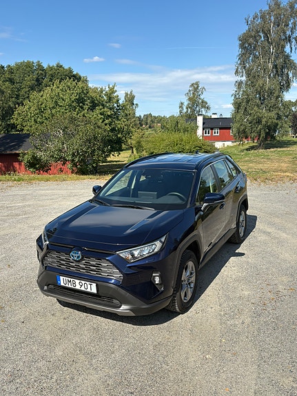 Toyota RAV4 6 of 10