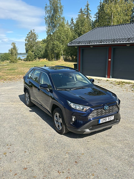 Toyota RAV4 5 of 10