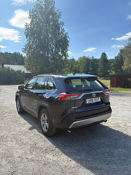 Toyota RAV4 9 of 10