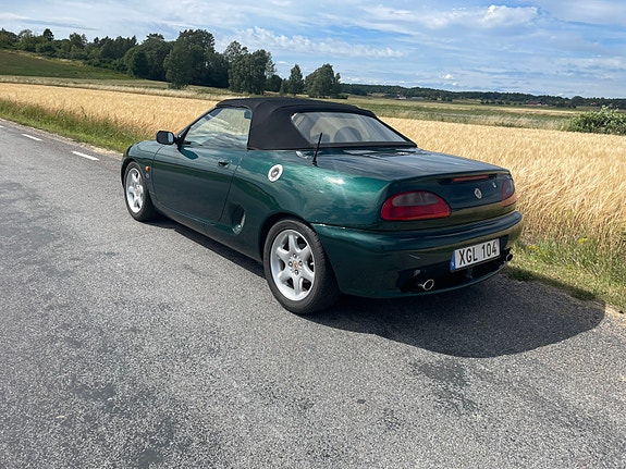 MG F 2 of 4