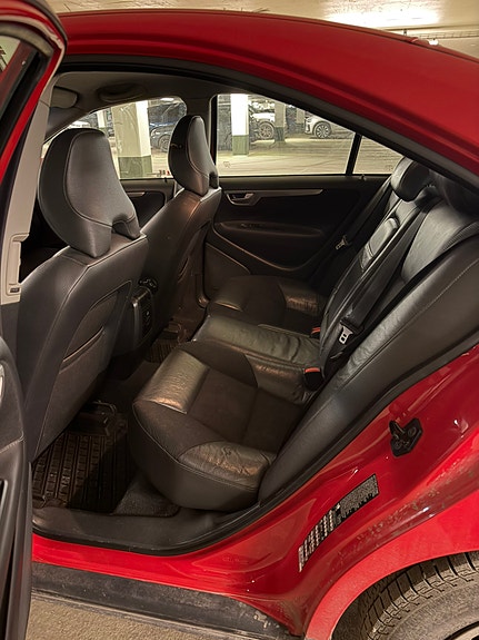 Volvo S60 4 of 6